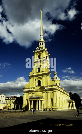 Sts Peter and Paul Cathedral (Petropavlovsky sobor) with its soaring spire 122 metres high, St Petersburg, Russia Stock Photo