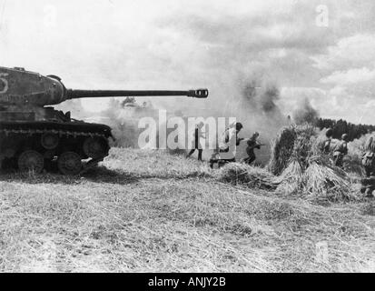 Two Soviet Heavy Tanks Josef Stalin Is Ii Stock Photo