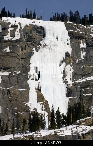 Frozen waterfall on the Weeping Wall, Icefields Parkway, Banff National Park, Alberta, Canada Stock Photo