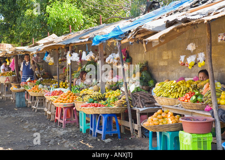 Fruits and vegetables, women vendors at Mercadito Subtiava, Leon, Nicaragua Stock Photo