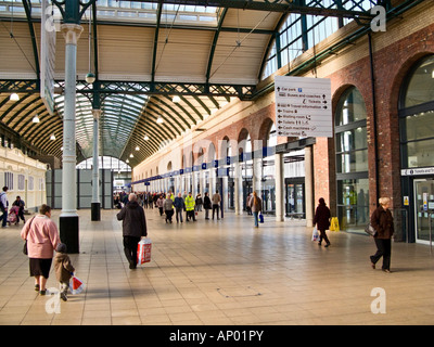 Concourse of the new Paragon Railway Station, Hull, East Yorkshire UK Stock Photo