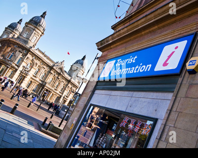 Tourist information office at City Hall Victoria Square in Hull, East Yorkshire, England, UK with the Maritime Museum behind Stock Photo