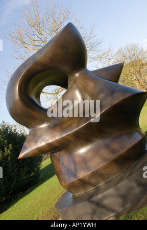 Large Spindle Piece sculpture by Henry Moore, Buffalo Bayou Park, Allen ...