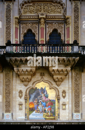 AAD72333 Mosaic art consisting of a design made of small pieces of colored stone or glass Baroda Palace Gujarat India Stock Photo