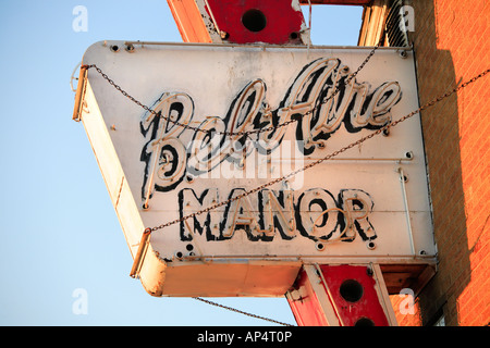 AN OLD ROUTE 66 BEL AIRE MANOR MOTEL SIGN IN SPRINGFIELD ILLINOIS USA Stock Photo