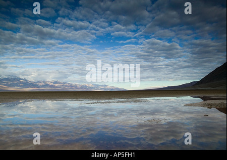 The Badwater Basin at 282ft below sea level in Death Valley, California ...