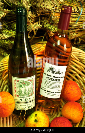 BOTTLES OF CIDER AND PERRY ON SALE IN A SHOP UK Stock Photo