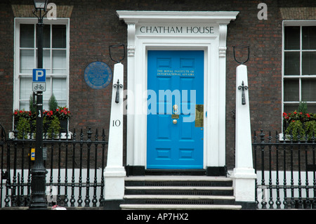 The Royal Institute of International Affairs Chatham House St James's Square London UK Stock Photo