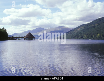 dh Scottish Crannog Centre LOCH TAY PERTHSHIRE Lochs center at kenmore scotland Stock Photo