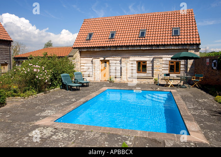 Houses for sale with outdoor swimming pools