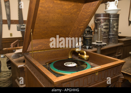 ILLINOIS Rockford Edison phonograph player with record hardware store at Midway Village Stock Photo