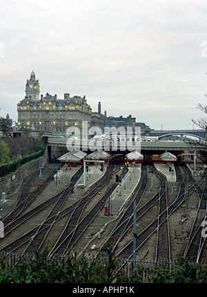edinburgh railway station in 1997 Stock Photo