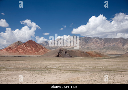 Silk Route China Tien Xinjiang Provence Tien Shan mountains or Celestial Mountains Red or Kashgar River Stock Photo