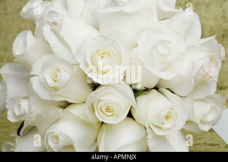 Bunch of white roses (close-up)