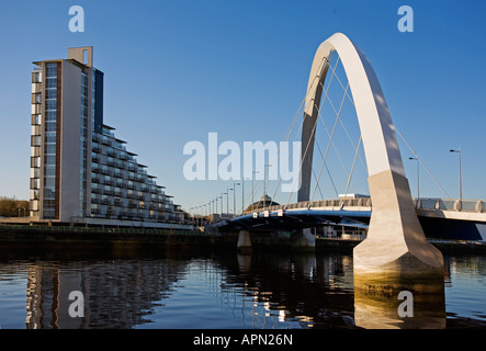 Glasgow Arc bridge spanning the River Clyde from Govan on the south bank to Anderston on the north.