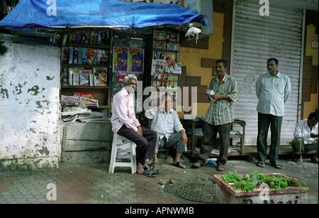 INDIA MUMBAI BOMBAY P D MELLO ROAD AREA TRADERS AND PEOPLE  2006 Stock Photo