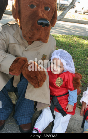 Miami Florida,Easter Seals Annual Holiday Party,Fraternal Order of Police charity child,children,McGruff Crime dog,Man's Best Friend,FL121404080 Stock Photo
