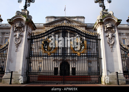 closed gates to buckingham palace london england uk Stock Photo
