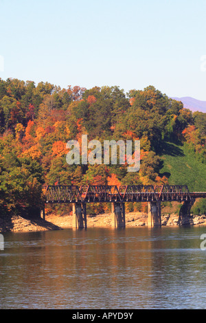 Great Smoky Mountain Railroad Crossing Tressel, Fontana Lake, Bryson City, North Carolina, USA Stock Photo