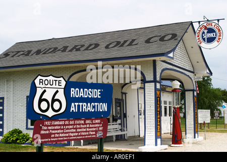 ILLINOIS Odell Restored 1932 Standard oil gas station along Route 66 Stock Photo
