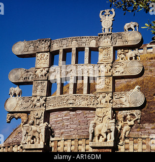 Great Stupa built by Ashoka the Great at Sanchi, Madhya Pradesh, India ...