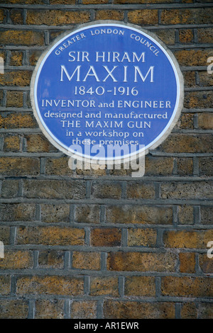 Sir Hiram Maxim blue plaque, Farringdon, London Stock Photo