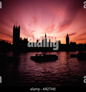 Silhouette of the Houses of Parliament skyline at sunset, Westminster, England, Great Britain, United Kingdom, GB, UK. London skyline night Stock Photo