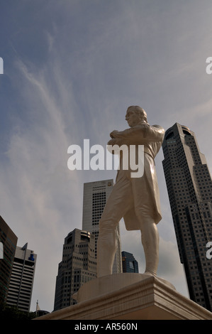 Statue of Sir Stamford Raffles, the founder of Singapore in 1819. Stock Photo