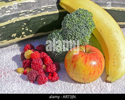 5 a day five fruit and vegetables a day for good health Stock Photo