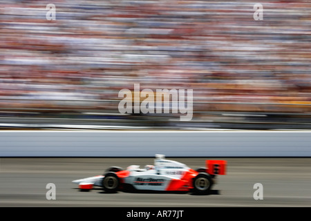 Sam Hornish Jr in the number 6 Marlboro Team Penske Car speeds through turn 3 in the Indianapolis 500 in Indianapolis, Indiana. Stock Photo