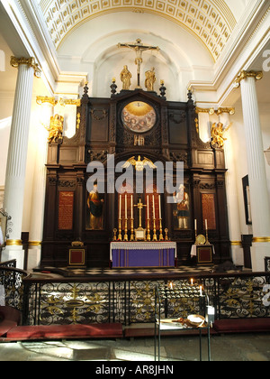 The Church of St Magnus The Martyr, Lower Thames Street, The City of London, England. Stock Photo