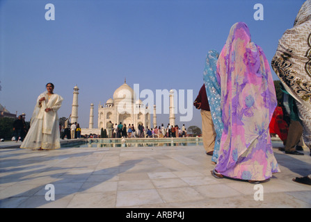 Indian tourists at the Taj Mahal, built by the Moghul emperor Shah Jehan (Jahan), Agra, Uttar Pradesh, India Stock Photo