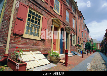 Elphreth's Alley, in historic Philadelphia (allegedly the oldest street in America), Pennsylvania, USA Stock Photo