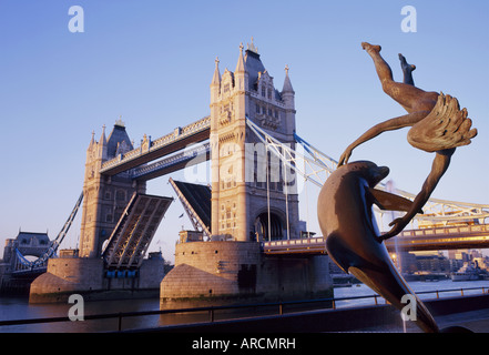 Tower Bridge and bank-side fountain sculpture, London, England, UK Stock Photo