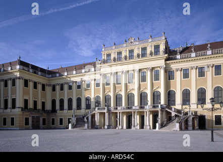 Wien, Schloß Schönbrunn, Ehrenhof Stock Photo