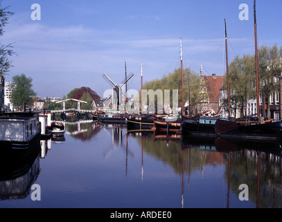 Leiden, Hafen, 'Blick auf die Mühle ''de Put''' Stock Photo