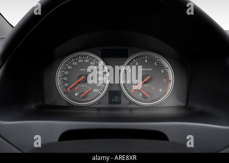 2006 Volvo C70 T5 in Silver - Speedometer/tachometer Stock Photo