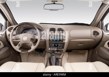 2006 Buick Rainier CXL in Gray - Dashboard, center console, gear shifter view Stock Photo