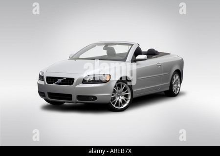 2006 Volvo C70 T5 in Silver - Front angle view Stock Photo