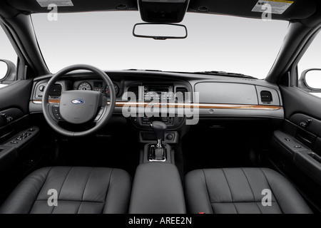 2006 Ford Crown Victoria LX Sport in Gray - Dashboard, center console, gear shifter view Stock Photo