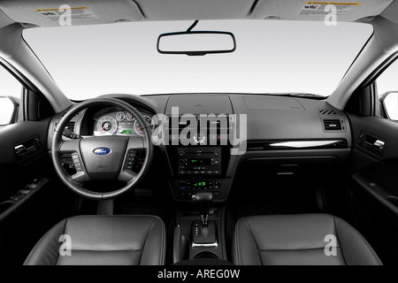 2006 Ford Fusion SEL V6 in Black - Dashboard, center console, gear shifter view Stock Photo