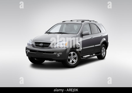 2006 Kia Sorento EX in Gray - Front angle view Stock Photo