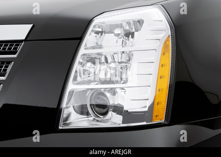 2007 Cadillac Escalade ESV in Black - Headlight Stock Photo