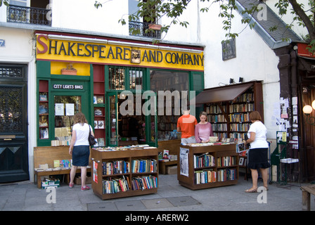 Shakespeare and Company bookshop in the Latin Quarter Paris France Stock Photo