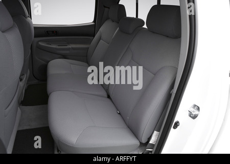 2007 Toyota Tacoma PreRunner V6 in White - Dashboard, center console ...