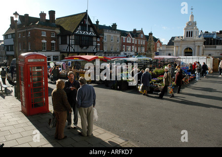SAFFRON WALDEN ESSEX, ENGLAND. SMALL TOWN PERFECT TIMBER FRAME MARKET PLACE MARKET DAY TRADE SELL MIDDLE CLASS SAFE LOW RISK Stock Photo