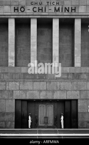 Guards on duty outside the Ho-Chi-Minh memorial in Hanoi, Vietnam Stock Photo