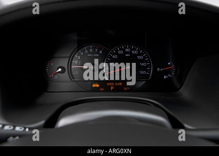 2007 Cadillac Sts V6 In Red - Headlight Stock Photo - Alamy