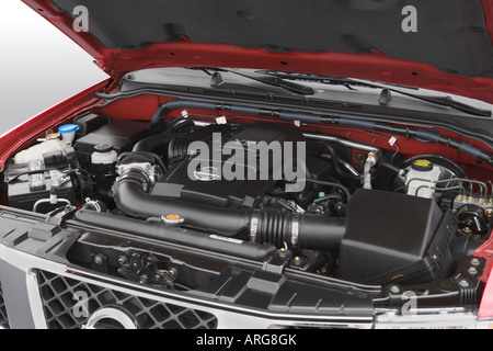 2007 Nissan Frontier SE in Gray - Engine Stock Photo - Alamy