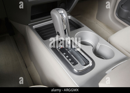 2007 Ford Edge SE in Black - Gear shifter/center console Stock Photo